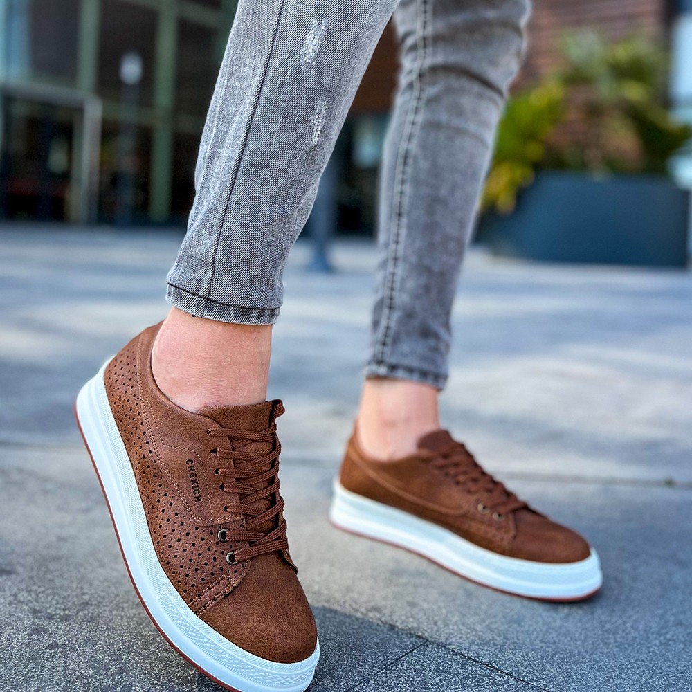 mens tan nike sneakers